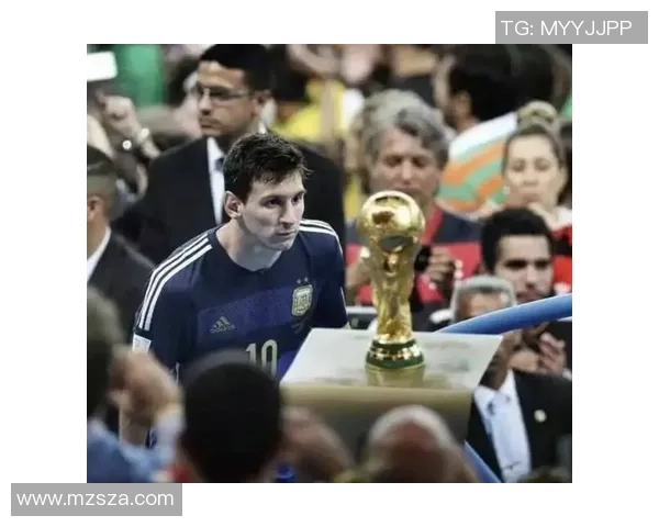 足球33球星：解析世界顶级球员的风采与成就